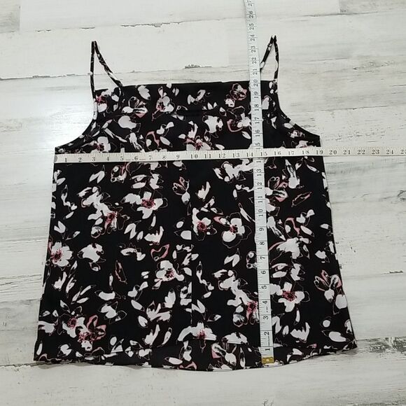 Chelsea28 | Floral Cowl Front Cami | Size: L - Picture 9 of 10